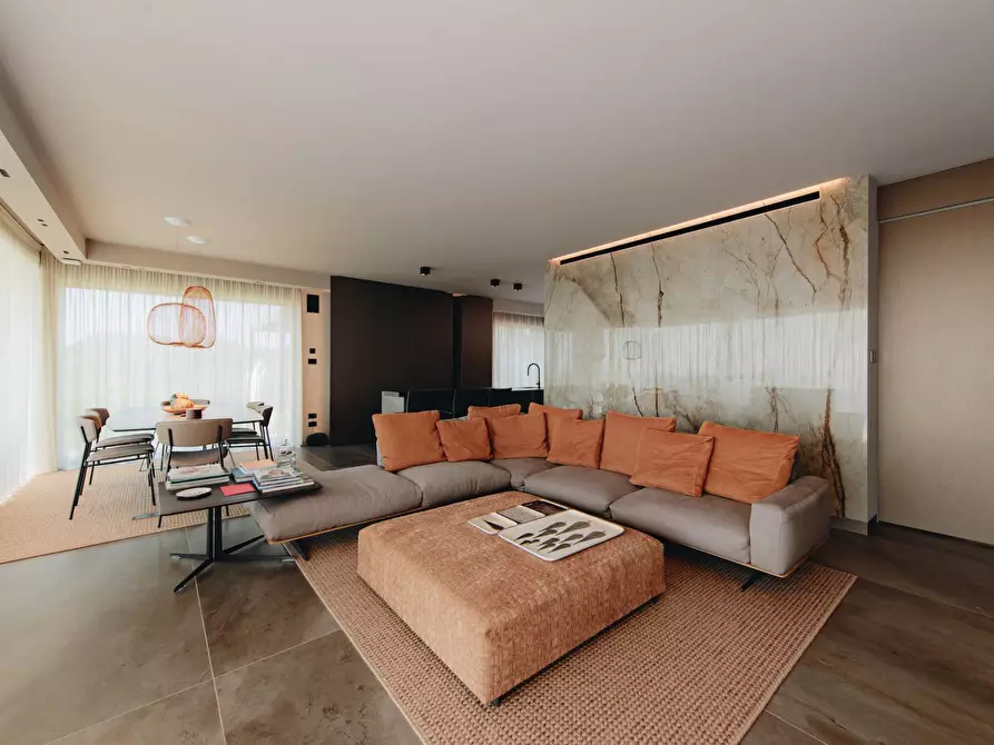 Immagine 9 di Villa in vendita  in Via San Rocco a Padenghe Sul Garda