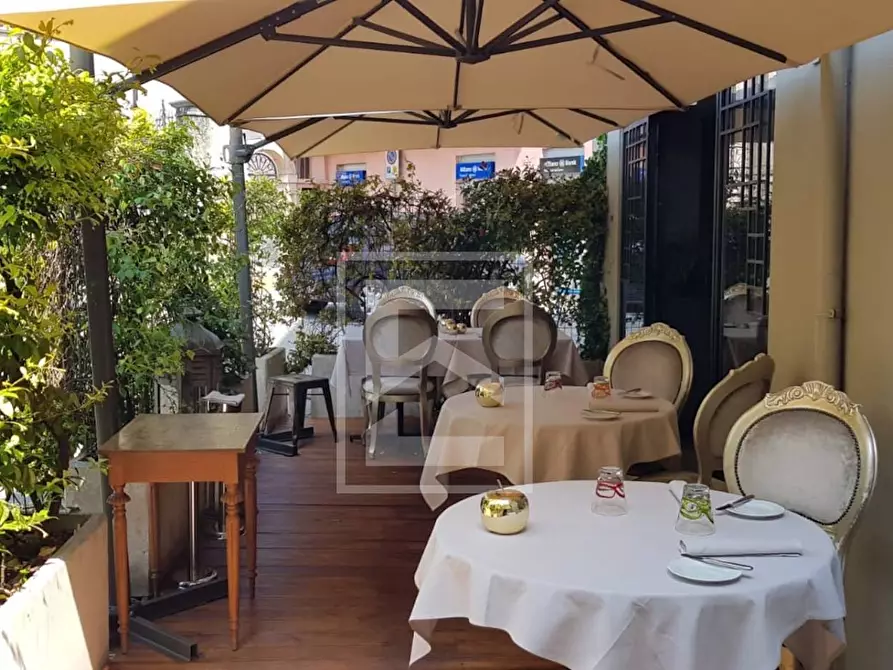 Immagine 3 di Villa in vendita  in Via Nazario Sauro a Desenzano Del Garda