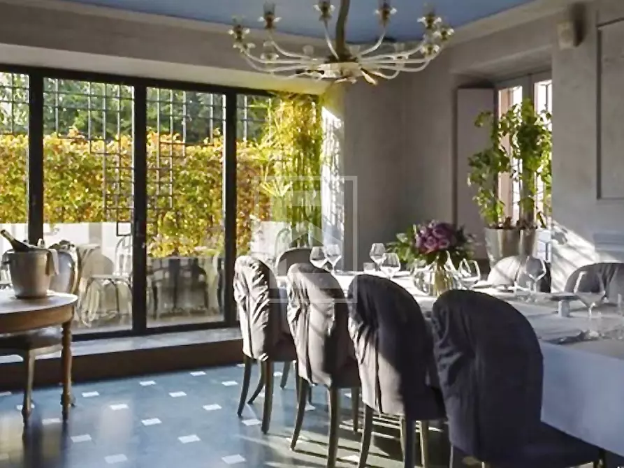 Immagine 4 di Villa in vendita  in Via Nazario Sauro a Desenzano Del Garda