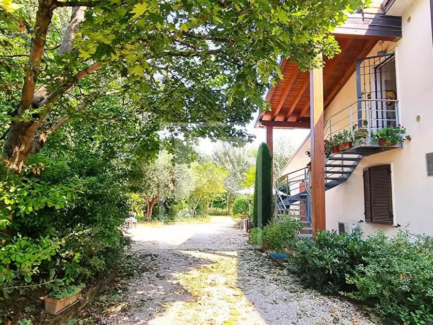 Immagine 2 di Casa semindipendente in vendita  in Strada Salionze a Monzambano