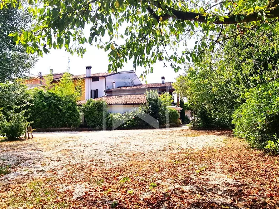 Immagine 4 di Casa semindipendente in vendita  in Strada Salionze a Monzambano