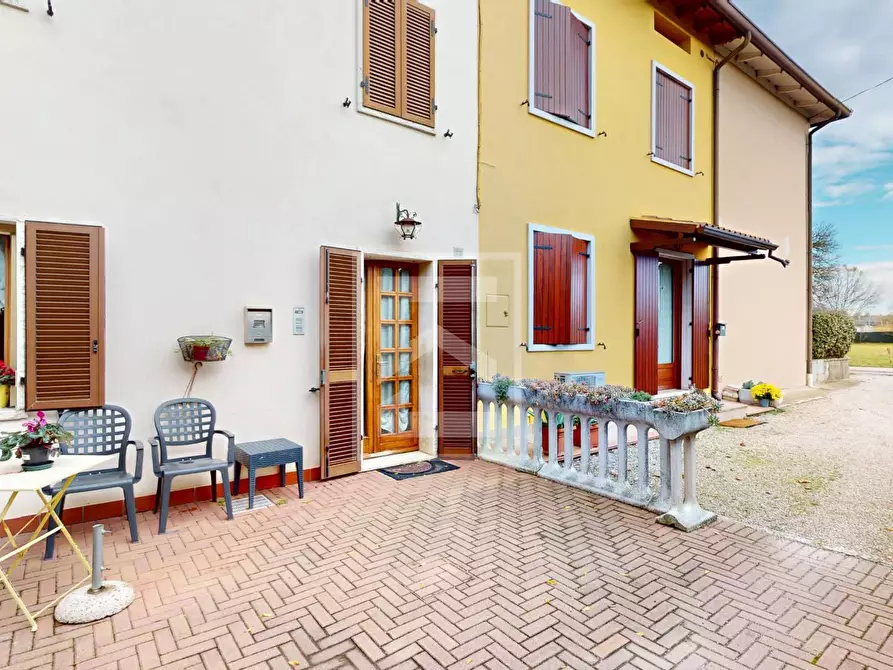 Immagine 9 di Casa semindipendente in vendita  in Strada Salionze a Monzambano