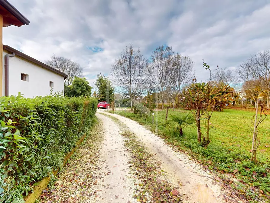 Immagine 11 di Casa semindipendente in vendita  in Strada Salionze a Monzambano