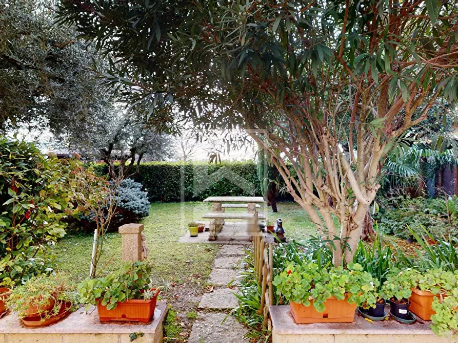 Immagine 12 di Casa semindipendente in vendita  in Strada Salionze a Monzambano