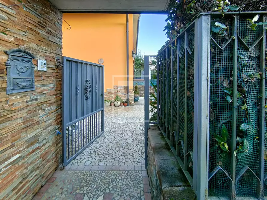 Immagine 5 di Villa in vendita  in via Ragazzo a Roè Volciano