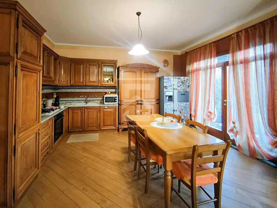 Immagine 10 di Villa in vendita  in via Ragazzo a Roè Volciano