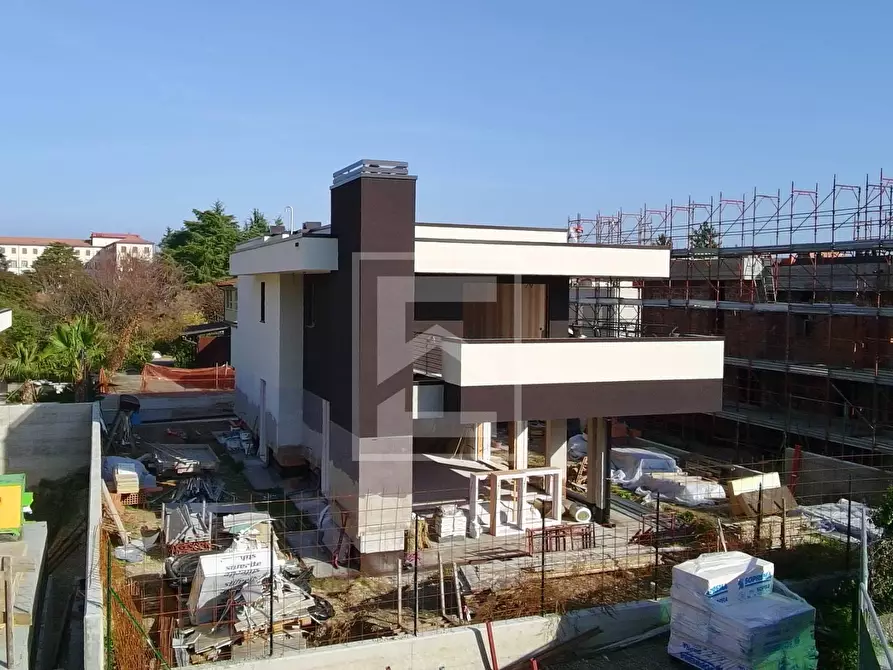 Immagine 4 di Villa in vendita  in via rambotti 6 a Desenzano Del Garda