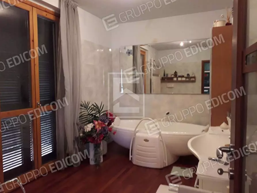 Immagine 11 di Appartamento in vendita  in Via Ronco 24 a Calvagese Della Riviera