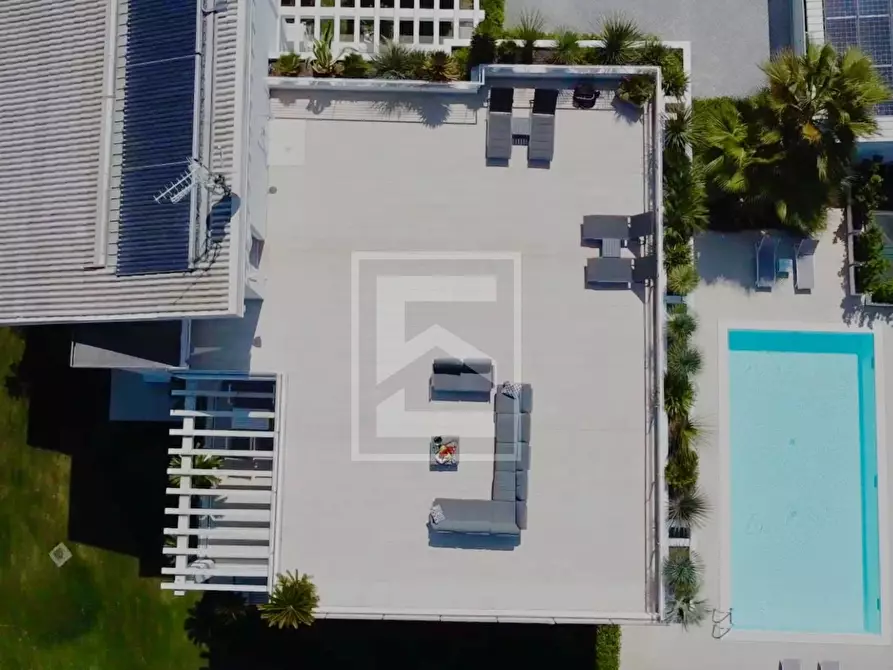 Immagine 4 di Villa in vendita  in Via Vo' a Desenzano Del Garda