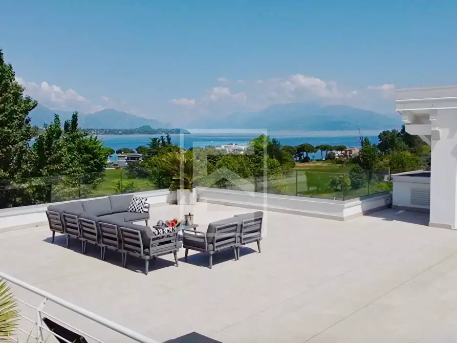 Immagine 10 di Villa in vendita  in Via Vo' a Desenzano Del Garda