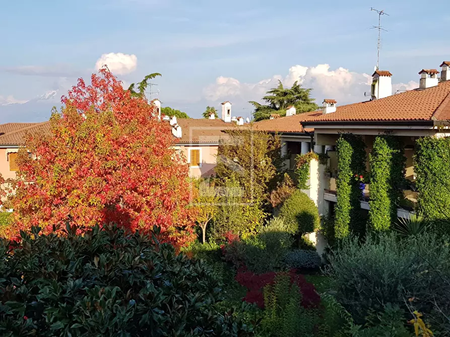 Immagine 16 di Casa semindipendente in vendita  in Via Romanino a Desenzano Del Garda