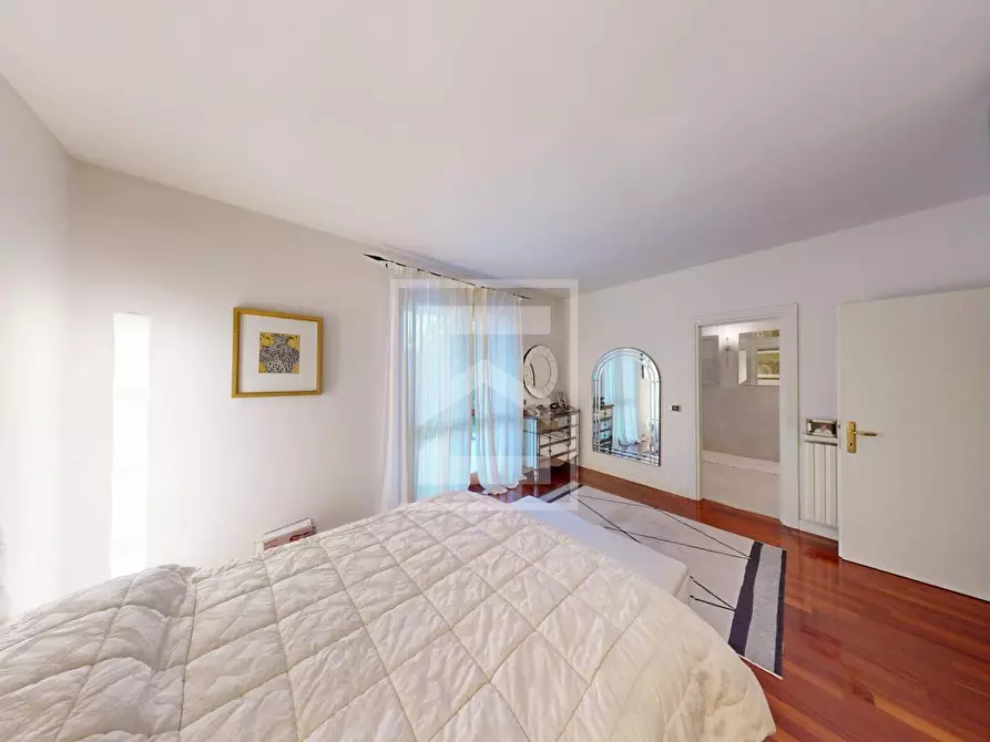 Immagine 25 di Casa semindipendente in vendita  in Via Romanino a Desenzano Del Garda