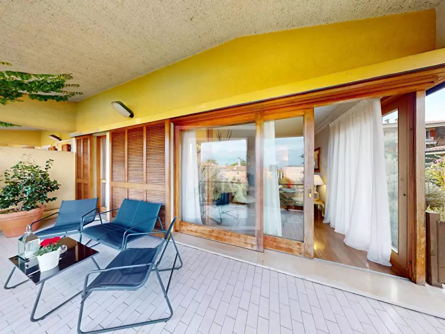 Immagine 3 di Casa semindipendente in vendita  in Via Romanino a Desenzano Del Garda