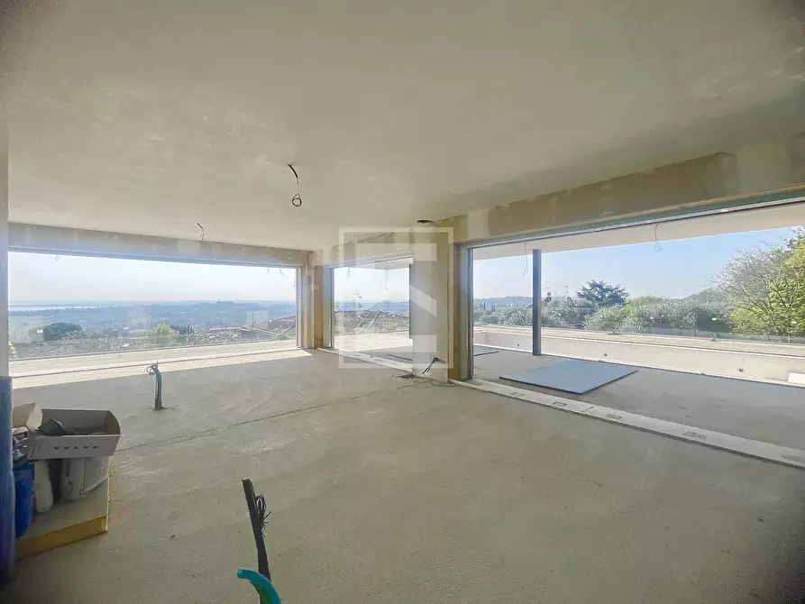 Immagine 3 di Villa in vendita  in via Ronchi a Padenghe Sul Garda