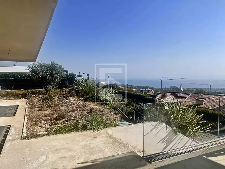 Immagine 8 di Villa in vendita  in via Ronchi a Padenghe Sul Garda