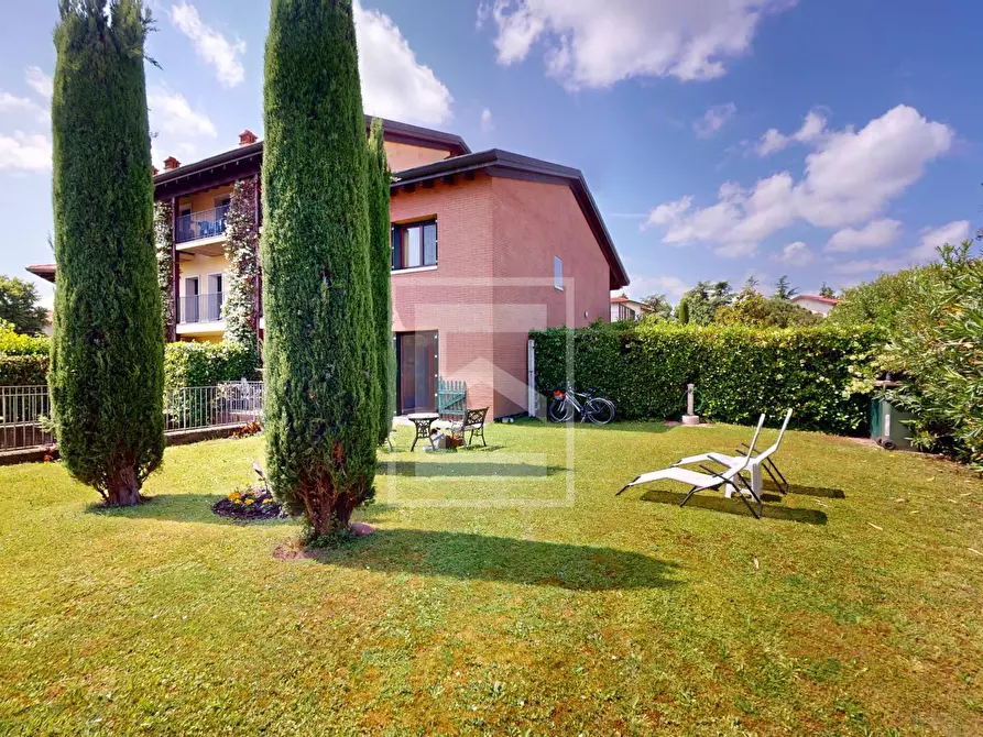 Immagine 12 di Appartamento in vendita  in via sammicheli a Peschiera Del Garda
