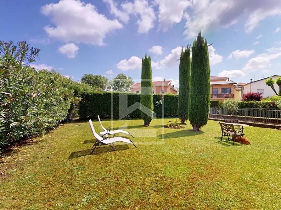 Immagine 15 di Appartamento in vendita  in via sammicheli a Peschiera Del Garda