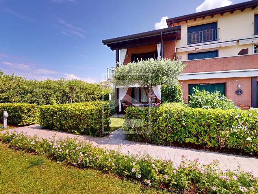 Immagine 7 di Appartamento in vendita  in via sammicheli a Peschiera Del Garda