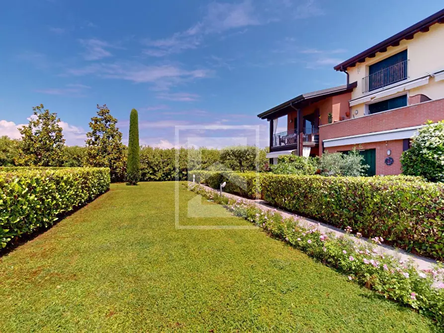 Immagine 4 di Appartamento in vendita  in via sammicheli a Peschiera Del Garda