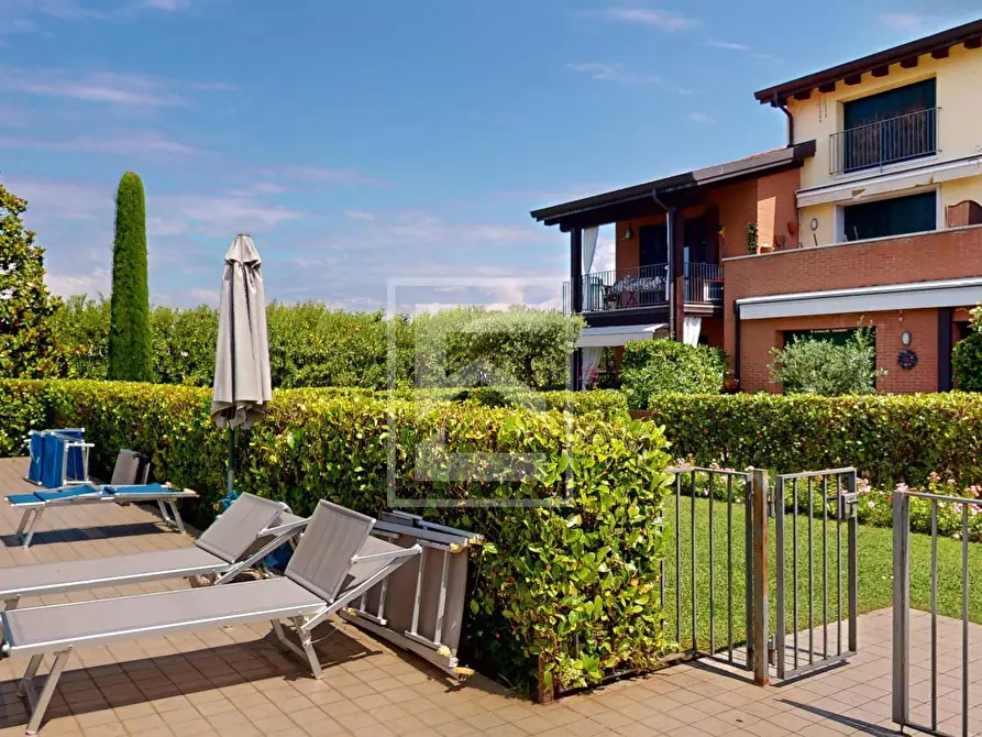 Immagine 3 di Appartamento in vendita  in via sammicheli a Peschiera Del Garda