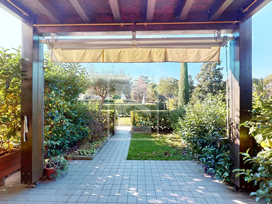 Immagine 8 di Appartamento in vendita  in via sammicheli a Peschiera Del Garda
