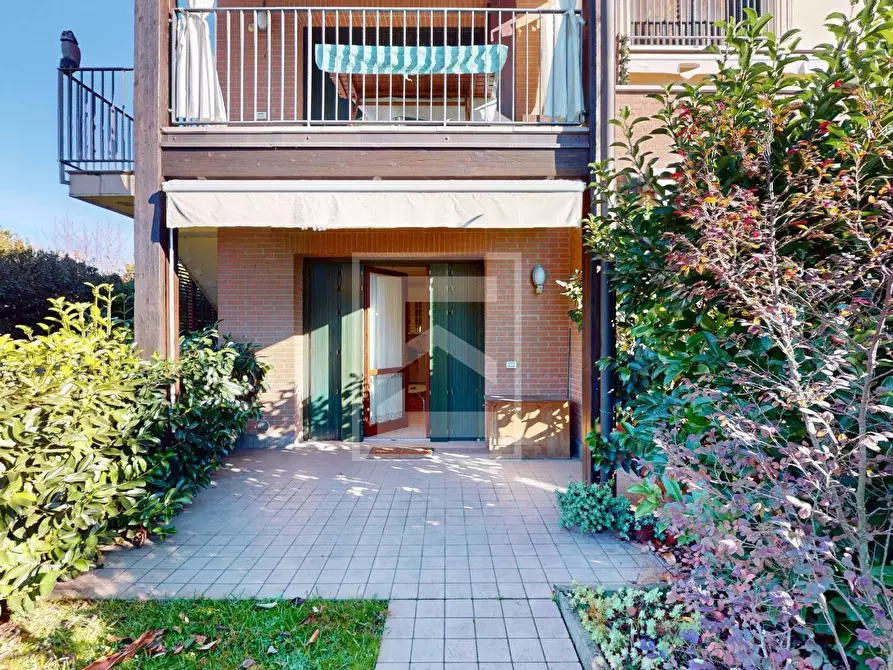 Immagine 10 di Appartamento in vendita  in via sammicheli a Peschiera Del Garda