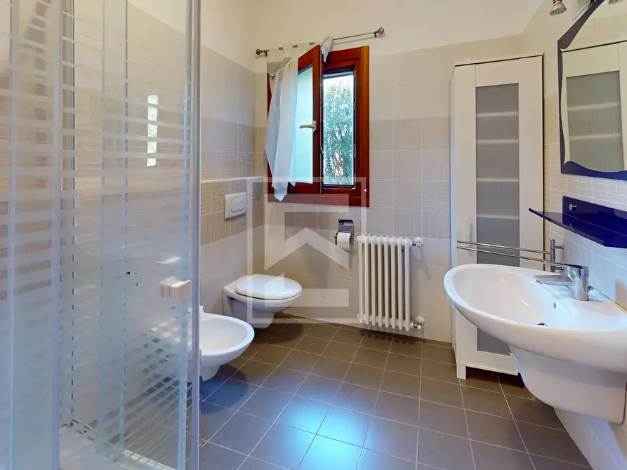 Immagine 34 di Appartamento in vendita  in via sammicheli a Peschiera Del Garda