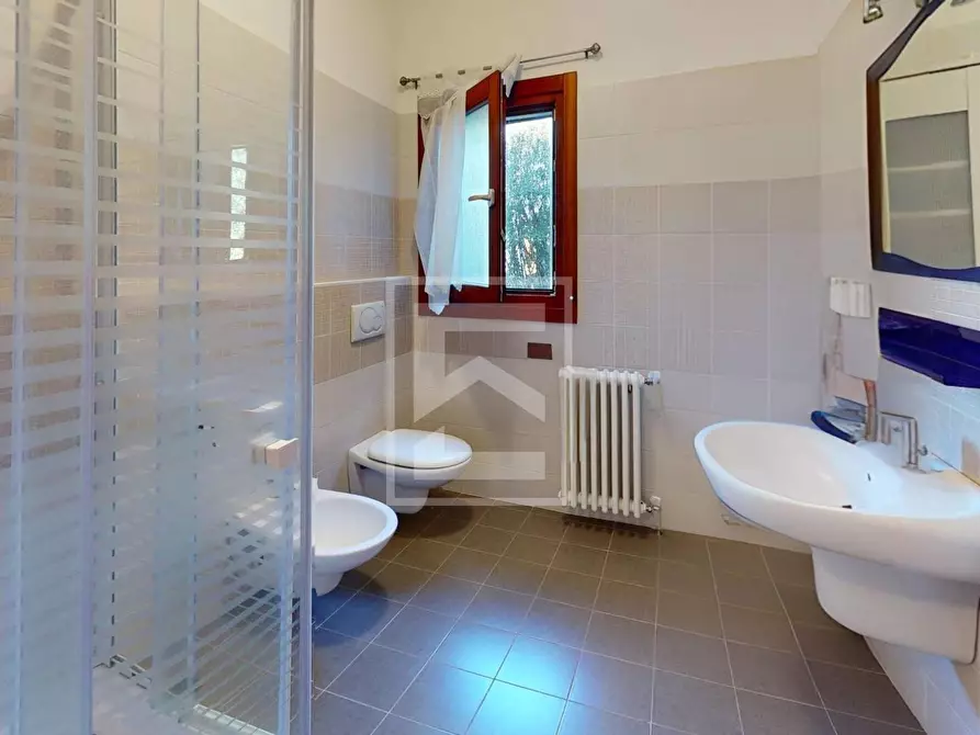 Immagine 35 di Appartamento in vendita  in via sammicheli a Peschiera Del Garda