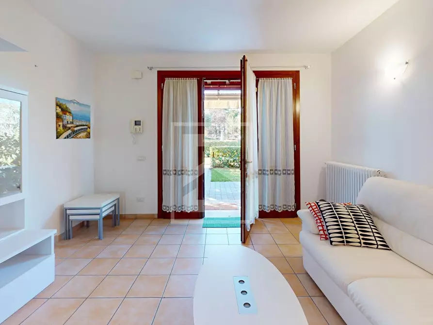 Immagine 23 di Appartamento in vendita  in via sammicheli a Peschiera Del Garda