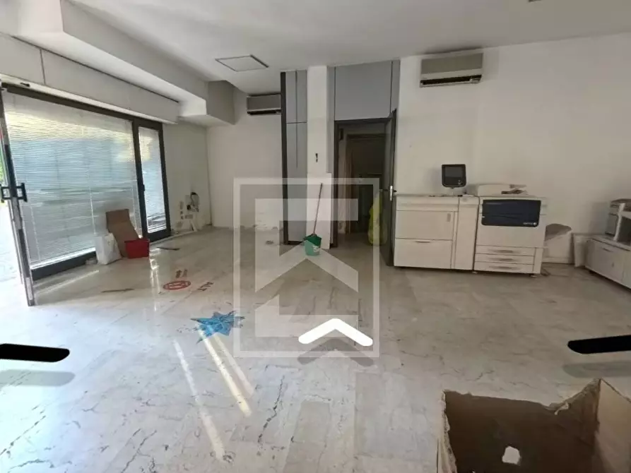 Immagine 6 di Negozio in vendita  in Via IV Novembre 26 a Salò