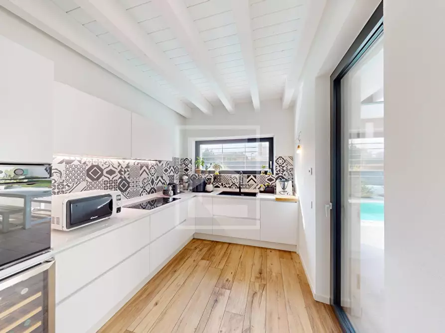 Immagine 15 di Villa in vendita  in via Pralongo a Padenghe Sul Garda