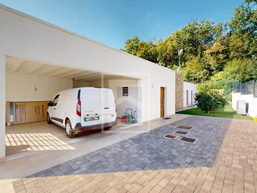 Immagine 43 di Villa in vendita  in via Pralongo a Padenghe Sul Garda