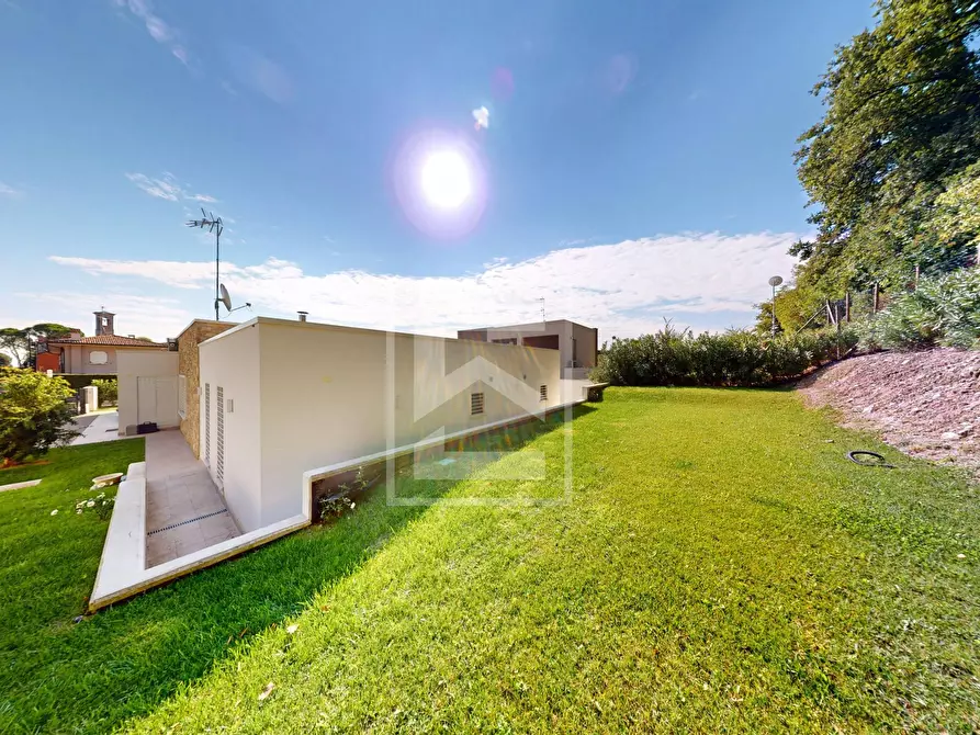 Immagine 24 di Villa in vendita  in via Pralongo a Padenghe Sul Garda