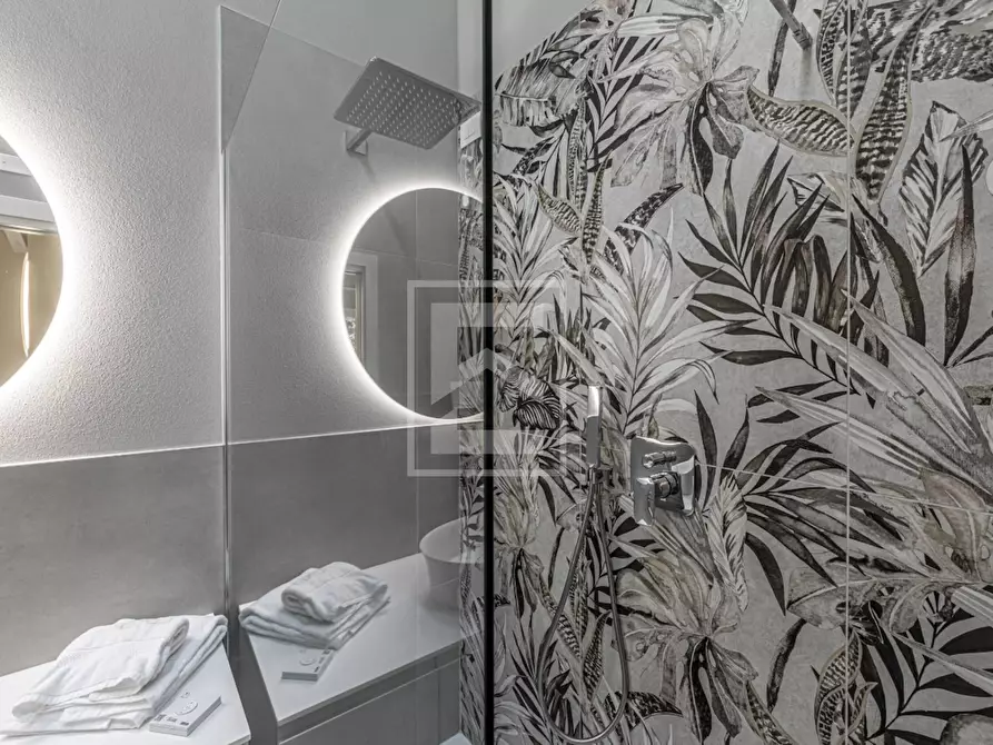 Immagine 17 di Villa in vendita  in Via Talina a Padenghe Sul Garda