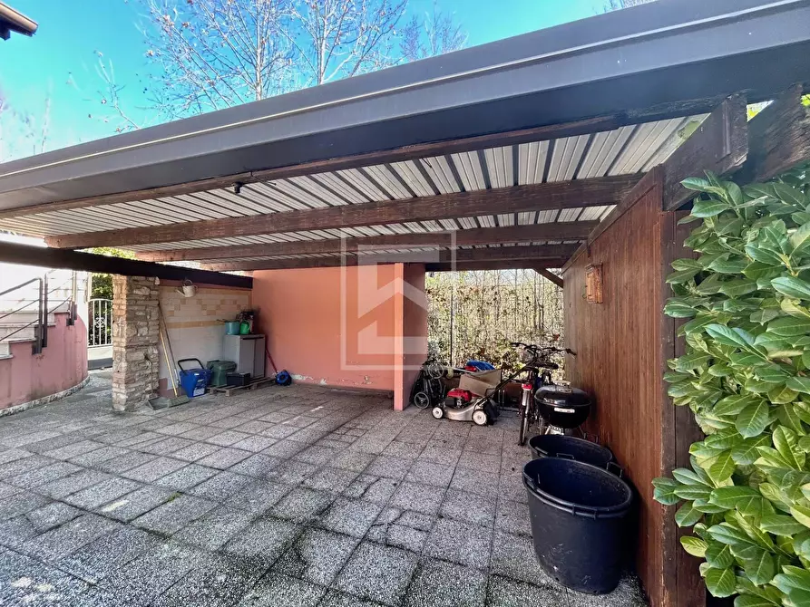 Immagine 3 di Villa in vendita  in Via Rio Torto a Desenzano Del Garda