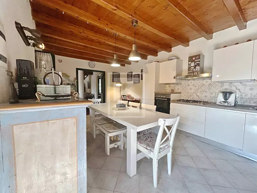 Immagine 7 di Villa in vendita  in Via Rio Torto a Desenzano Del Garda