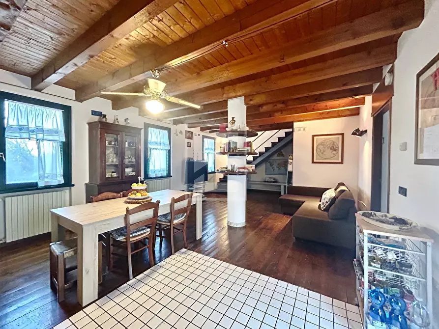 Immagine 19 di Villa in vendita  in Via Rio Torto a Desenzano Del Garda