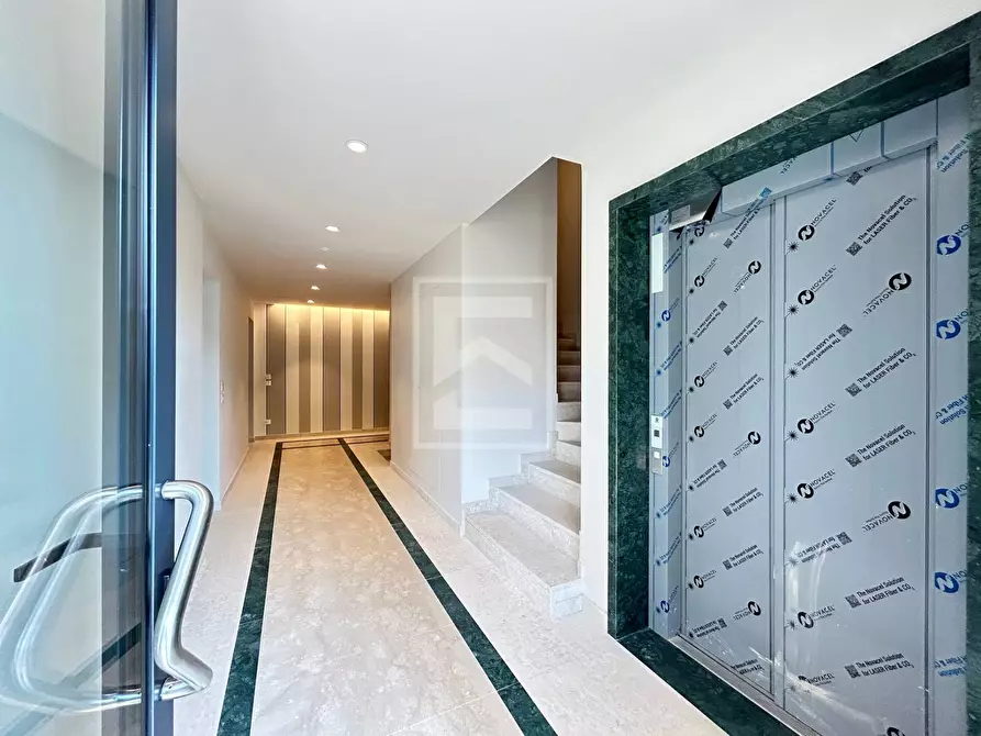 Immagine 5 di Attico in vendita  in Via Pasubio a Desenzano Del Garda