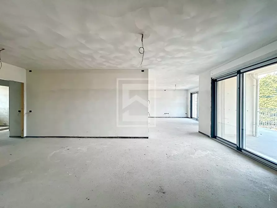 Immagine 10 di Attico in vendita  in Via Pasubio a Desenzano Del Garda