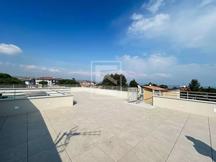 Immagine 2 di Attico in vendita  in Via Pasubio a Desenzano Del Garda