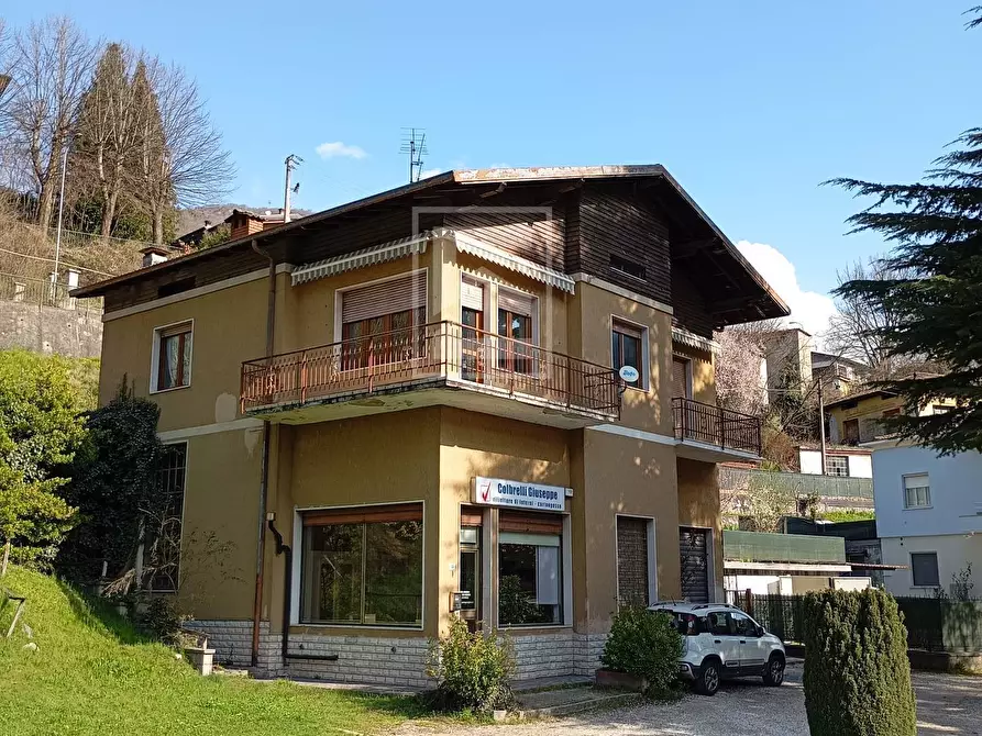 Immagine 1 di Casa indipendente in vendita  in Via IV Novembre a Vestone