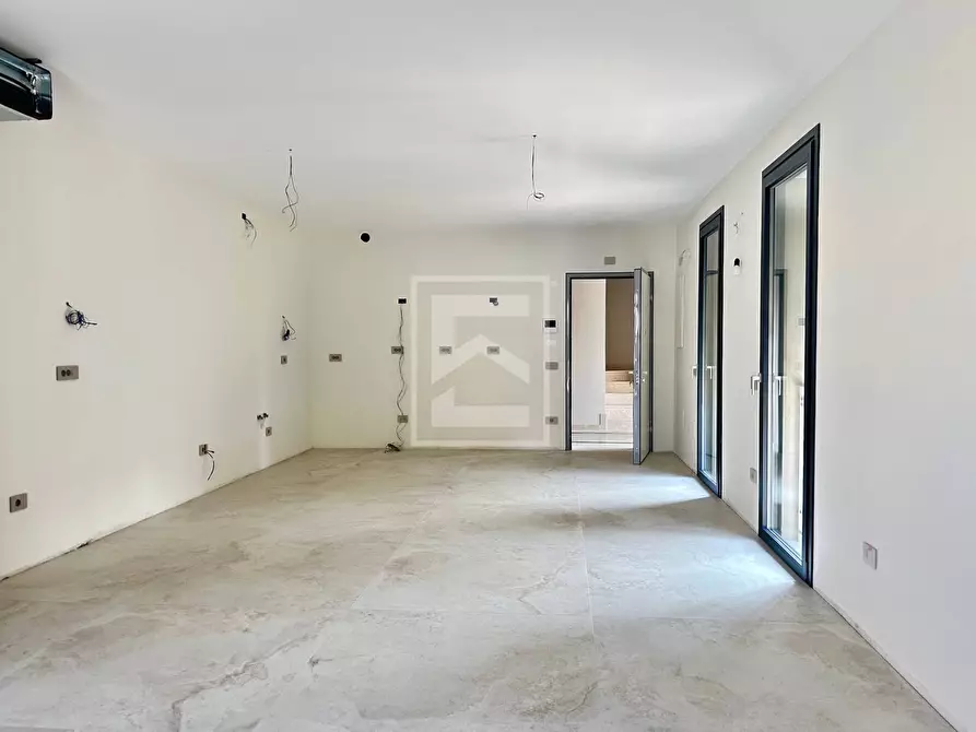 Immagine 10 di Appartamento in vendita  in Via Pasubio a Desenzano Del Garda