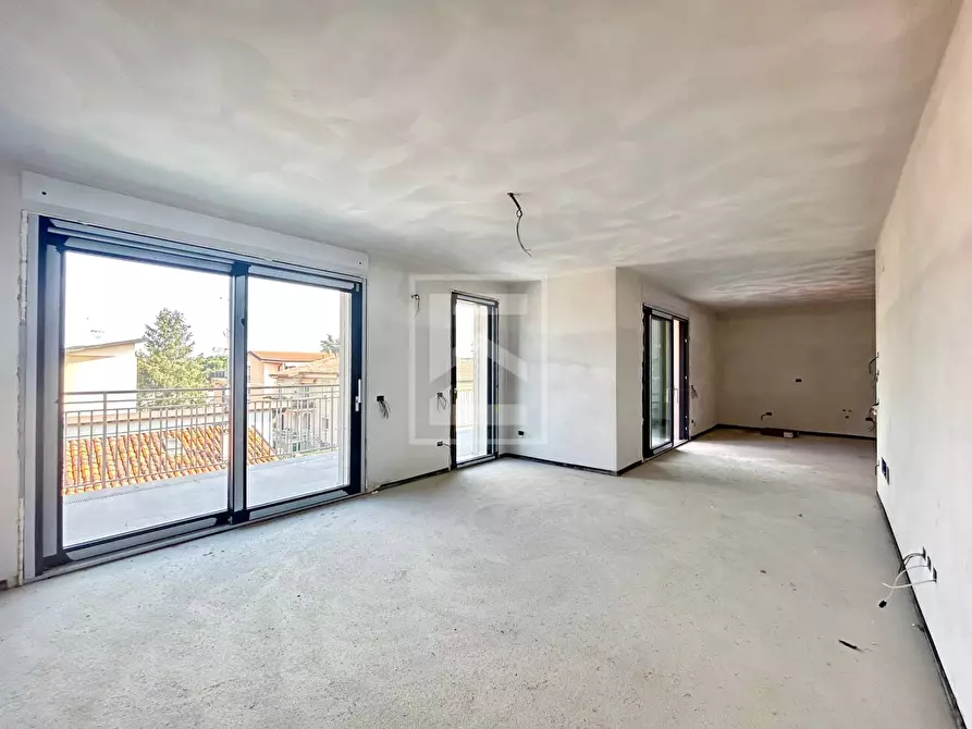 Immagine 12 di Appartamento in vendita  in Via Pasubio a Desenzano Del Garda