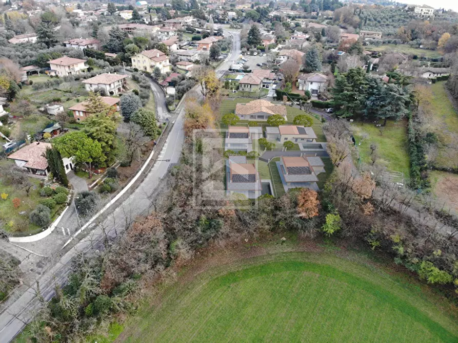 Immagine 6 di Villa in vendita  in via brescia snc a Soiano Del Lago