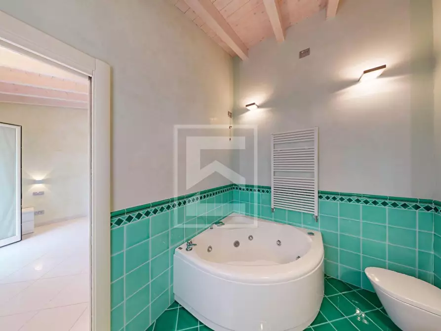 Immagine 25 di Villa in vendita  in via dei Prati a Polpenazze Del Garda