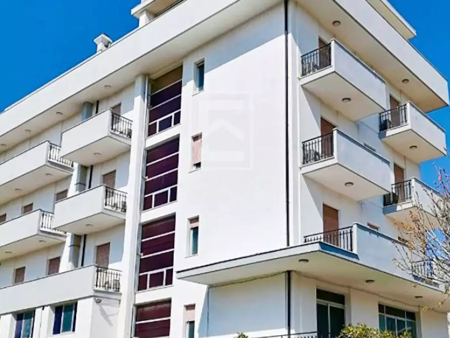 Immagine 6 di Albergo/B&B/Residence in vendita  in Viale Porto Palos a Rimini