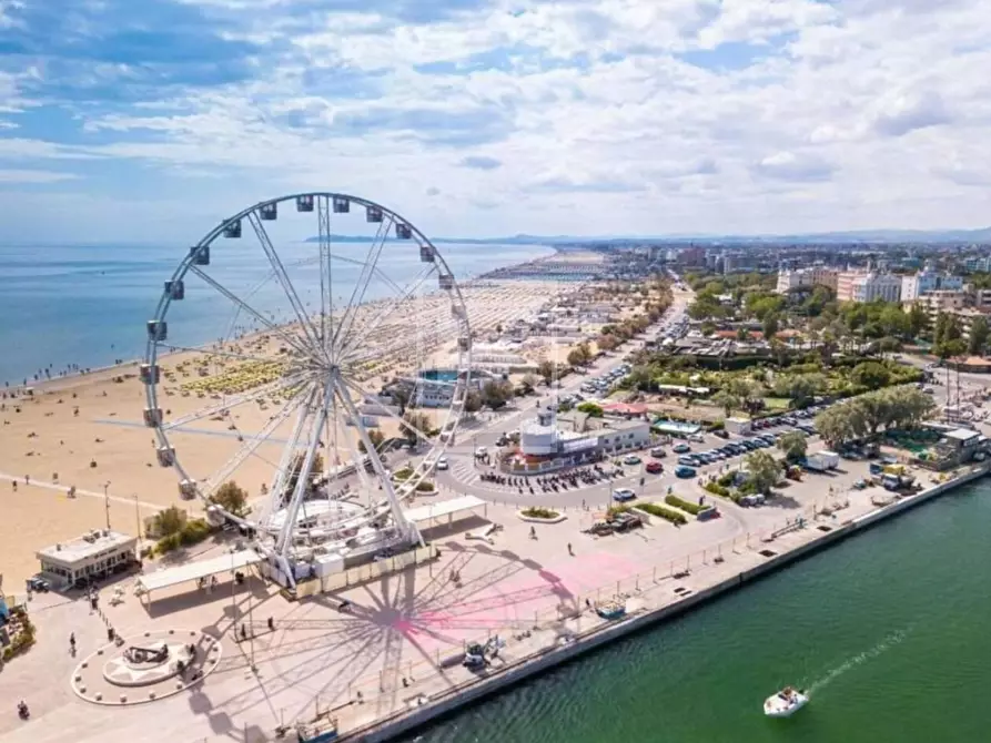 Immagine 1 di Albergo/B&B/Residence in vendita  in Viale Porto Palos a Rimini