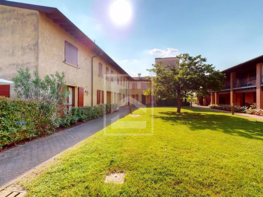 Immagine 10 di Appartamento in vendita  in Localita' Asmara a Pozzolengo