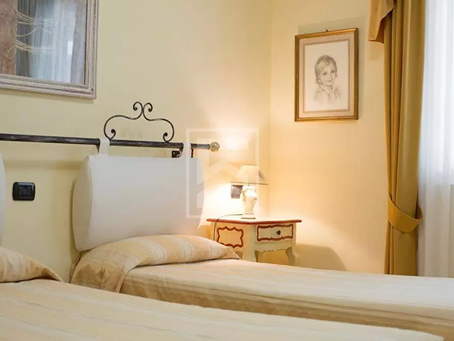 Immagine 18 di Appartamento in vendita  in aureliano a Desenzano Del Garda