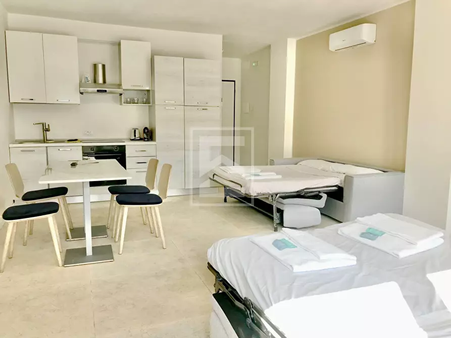 Immagine 15 di Appartamento in vendita  in aureliano a Desenzano Del Garda